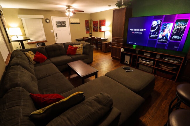 Photo - 1300 Perry St