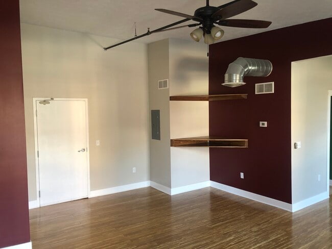 Photo - 56 Monroe Center St NW Unidad 7