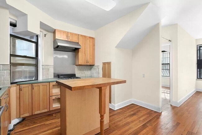 628 E 9th St Unit 6V