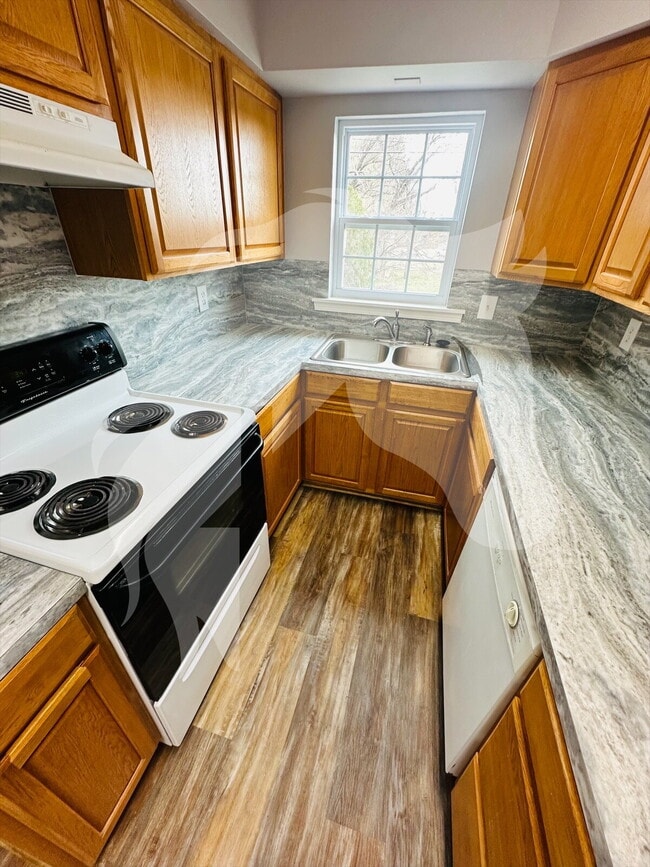 Photo - 1623 Main St