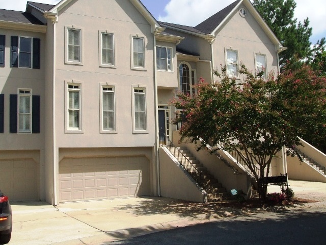 Building Photo - 2562 Oakwood Trce