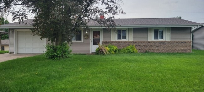 Available NOW! 2010 W Daytona 3 bed 2 bath... - Available NOW! 2010 W Daytona 3 bed 2 bath... House