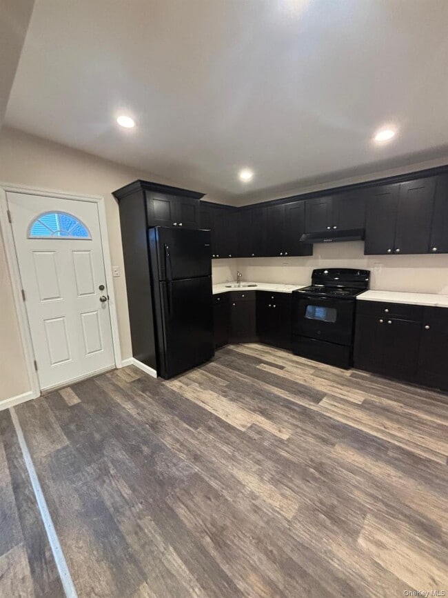 Photo - 855 Meade Ave