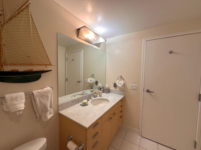 Photo - 645 Front St