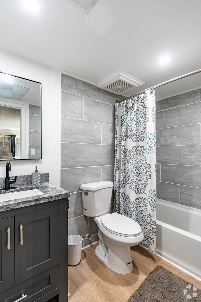 Model Studio 330SF Bathroom