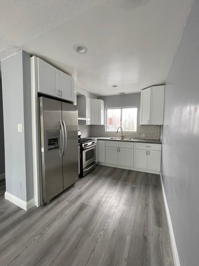 2268 W 20th St Unidad 2