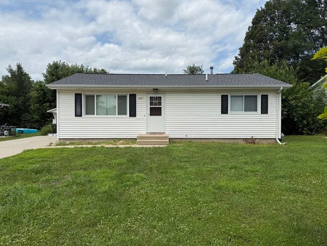 Front of house - 1417 Starview Dr