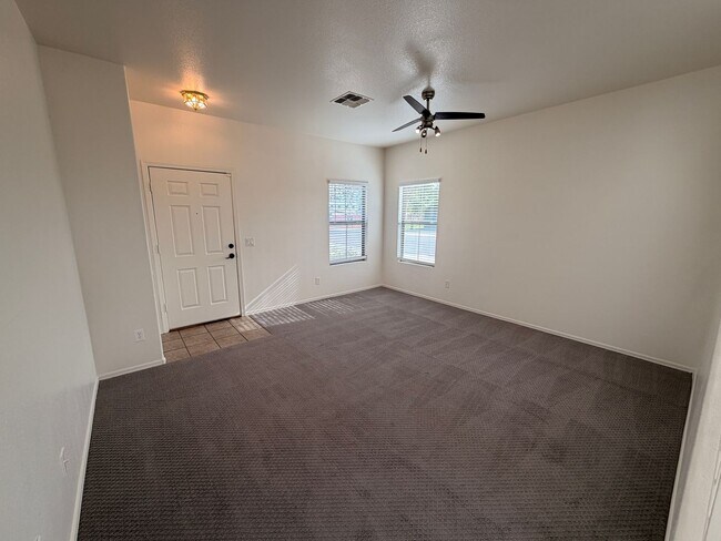 Photo - End Unit Tempe Townhome w/Garage *NEW* Paint