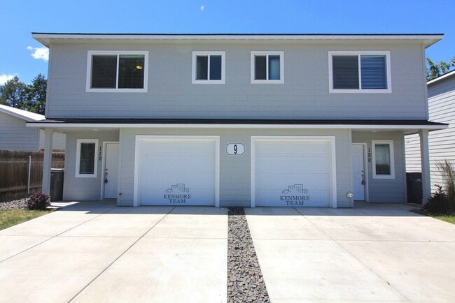 Building Photo - 3 Bedroom, 2.5 Bath Townhome in Kennewick