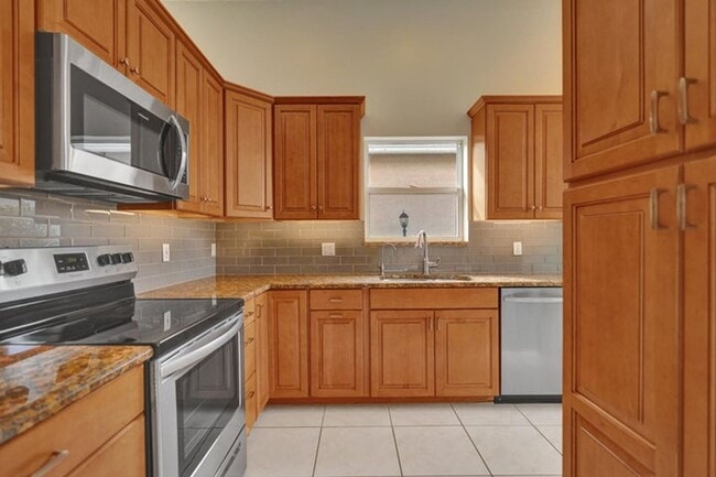 Photo - 16658 La Mesa Dr