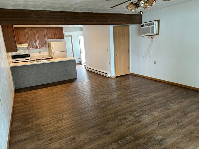 Building Photo - 1016 Lakeshore Dr Unit 1016
