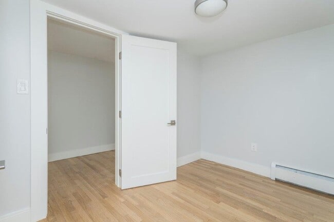 Photo - Brighton 3 Bed – Heat & Hot Water Included – Modern Kitchen – 9/1