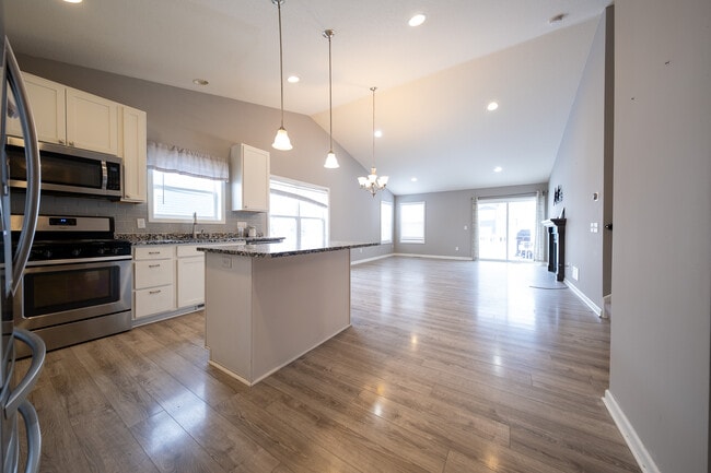 Photo - 20817 Guthrie Dr