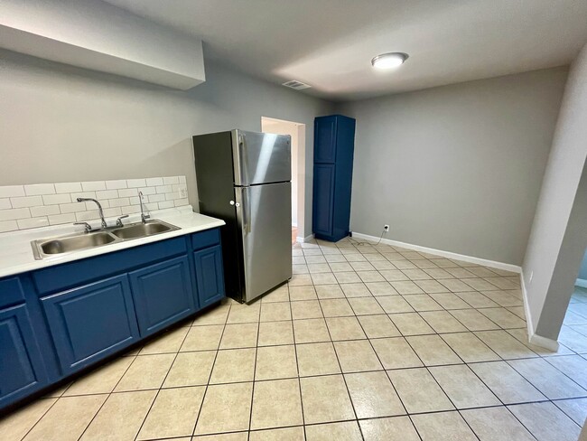 Photo - 9451 Hindi Dr