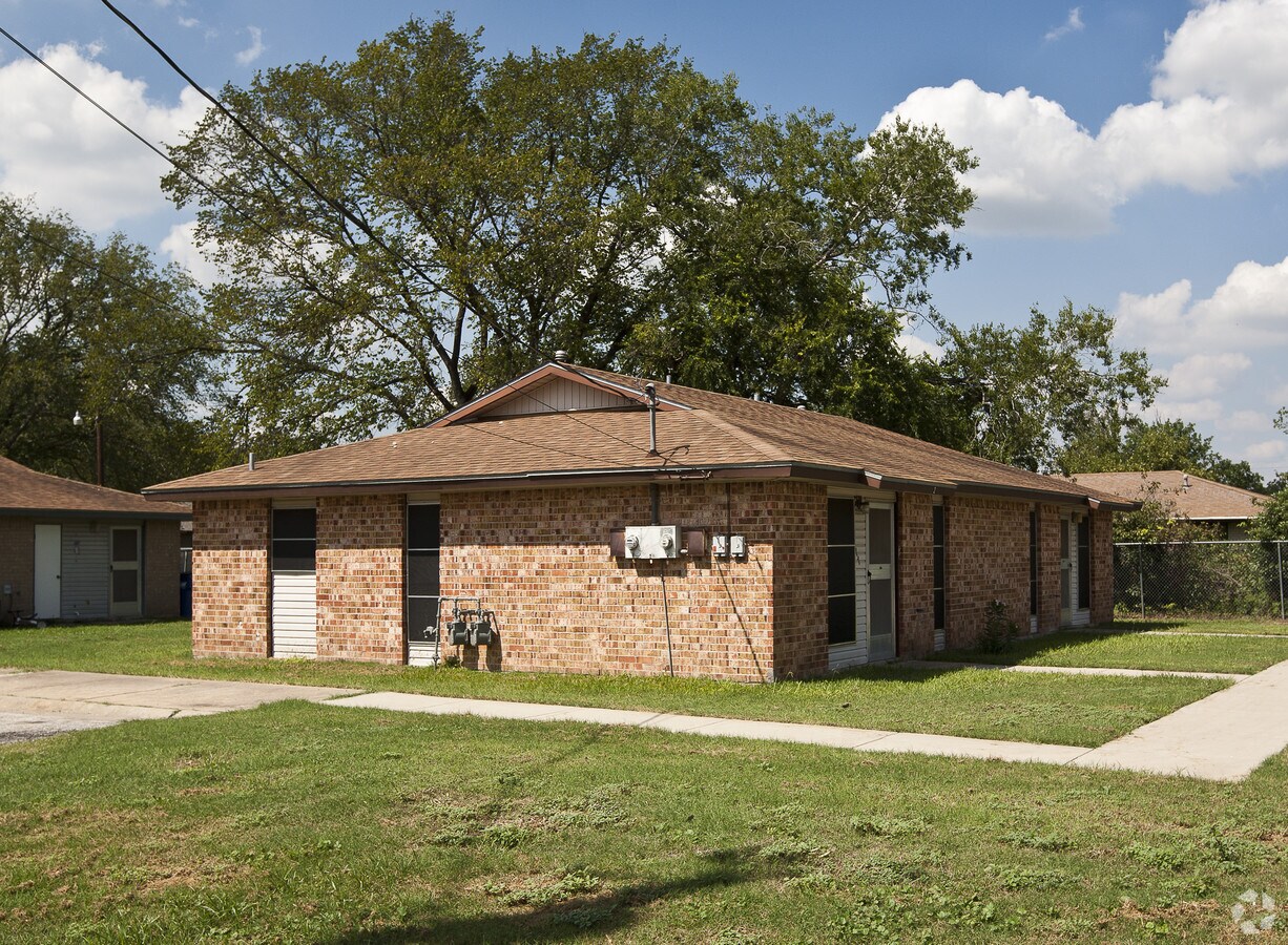 Photo - Piney Creek North Apartments