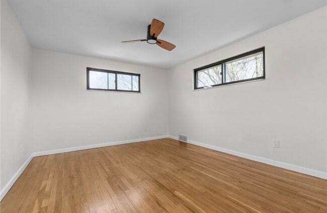 Photo - 548B Firethorne Dr