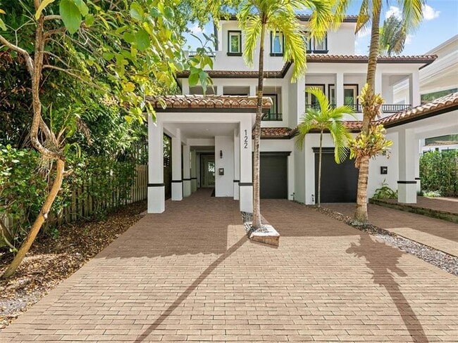 Photo - 122 NE 16th Terrace