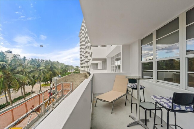 Building Photo - 100 Lincoln Rd Unit 302