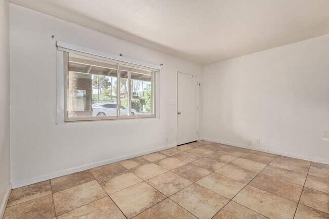 Photo - 524 W Fairway Dr