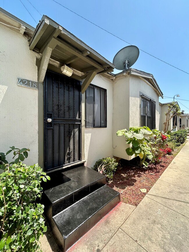 Photo - 4214-4240 S. Hoover St.