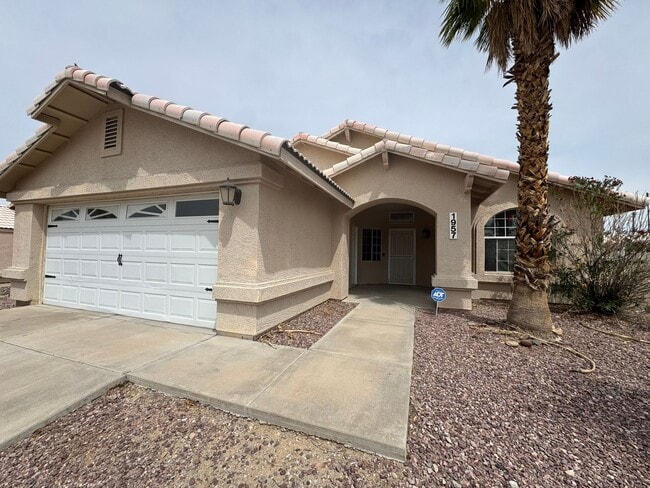 Photo - 3BR 2Ba Fairway Estates Luxe Home w/Boat Deep Garage and Fenced Yard