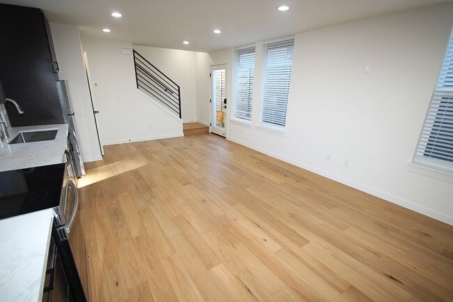 Photo - LUXURY SEATTLE/UW TOWNHOME FOR RENT W HIGH END FINISHES