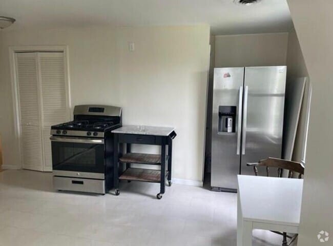 Building Photo - 47 Dogwood Rd Unit 3A Rental