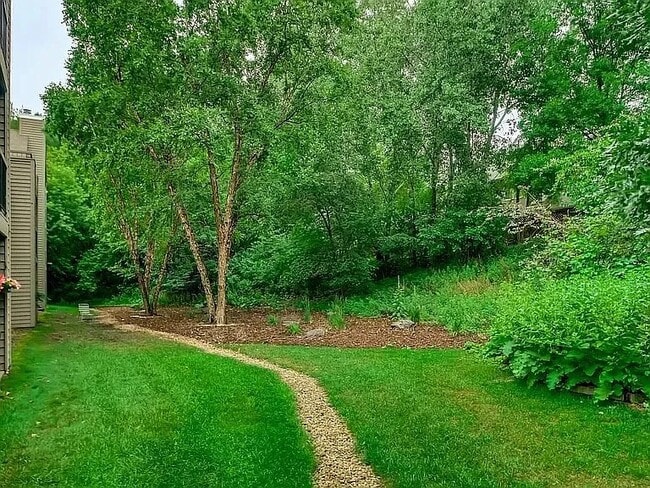 Photo - 6010 Chasewood Pky Unidad #003