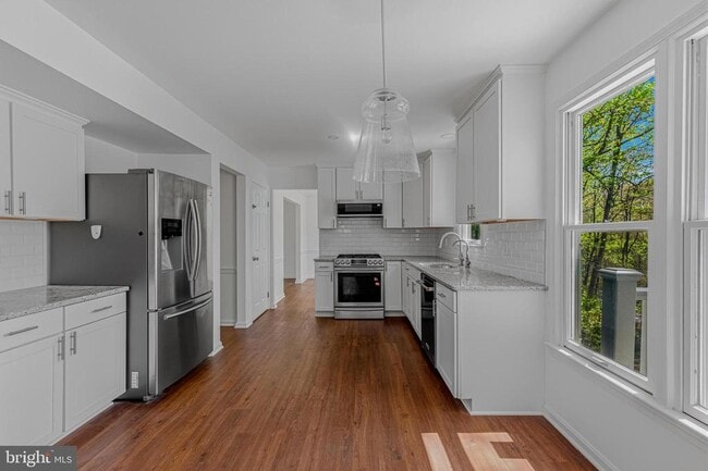 Photo - 1646 Stowe Rd