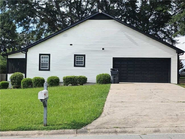Building Photo - 1800 Keenland Pl