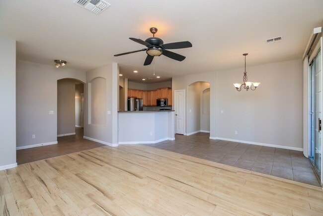 Photo - 400 N Eucalyptus Pl