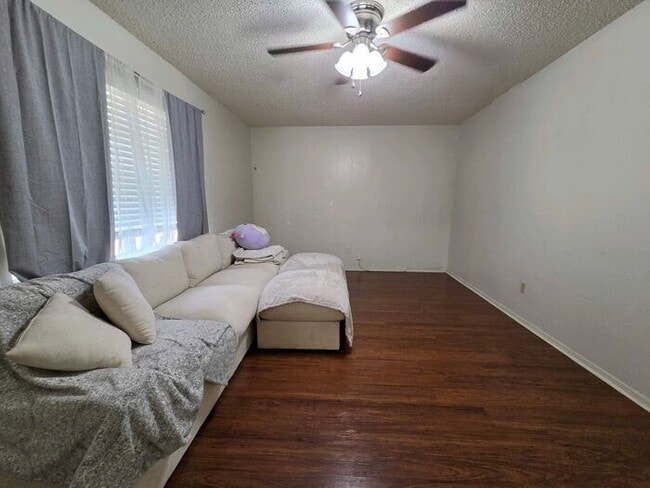 Spacious 2 Bedroom Duplex in Gilmer!