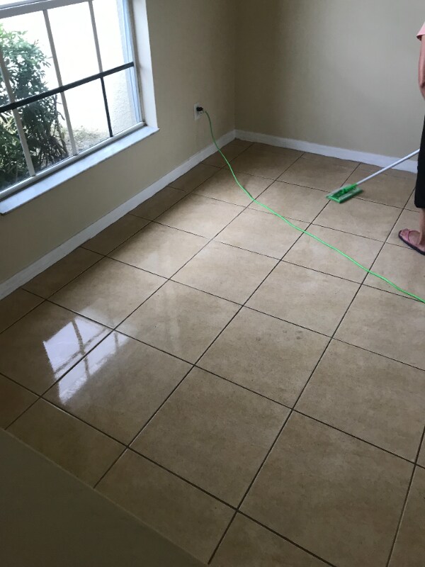 Photo - 543 Kingsbury Ln