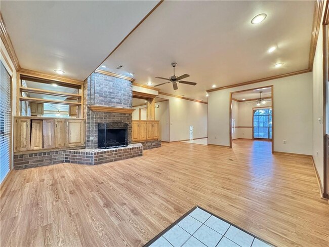 Photo - 742 E Birwin St