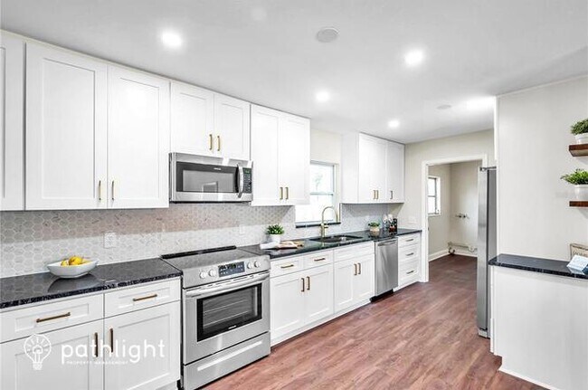 Photo - 8705 Flame Vine Avenue Casa