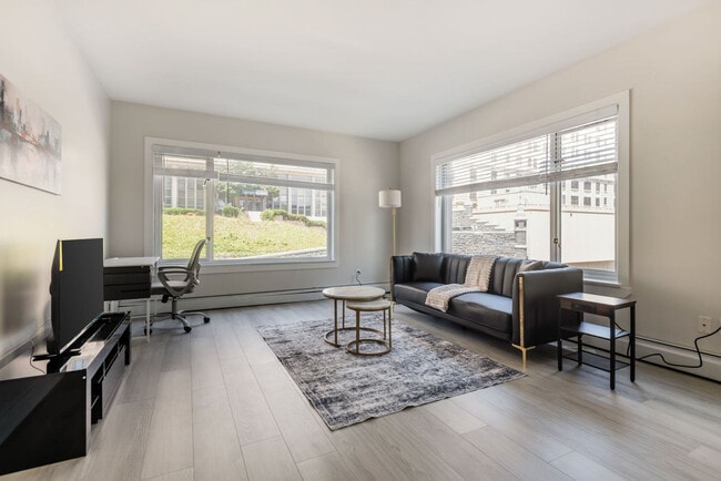 Building Photo - 899 Pine St