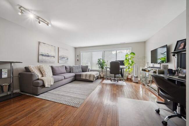 Photo - 100 Willowbrook Ave