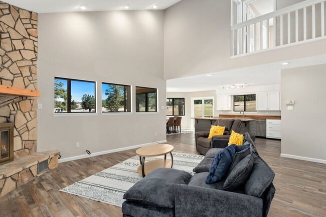 Photo - 104 Bogie Ln