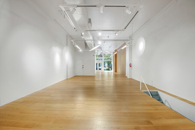Photo - 464 Broome St
