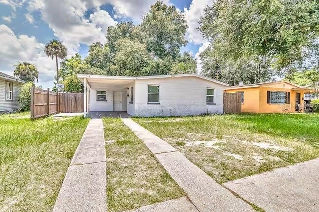 Building Photo - 2804 N 33rd St Rental