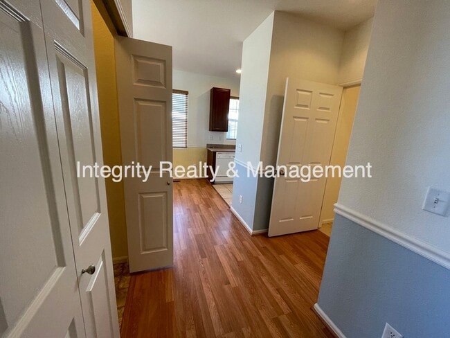 Photo - 1399 Turnberry Pl