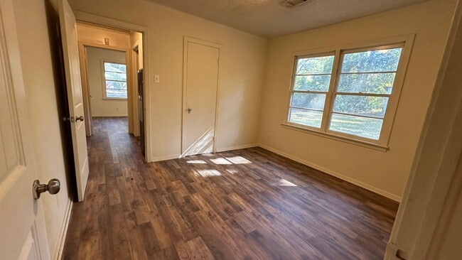 Photo - Cute 3 bed House