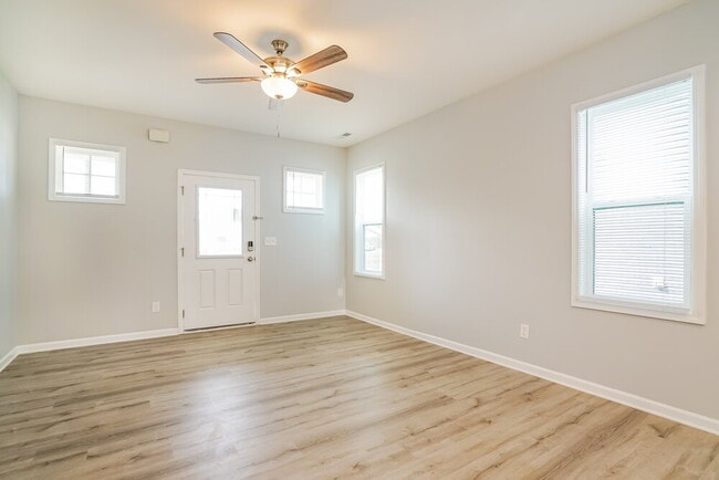 Photo - 257 E Wilson St