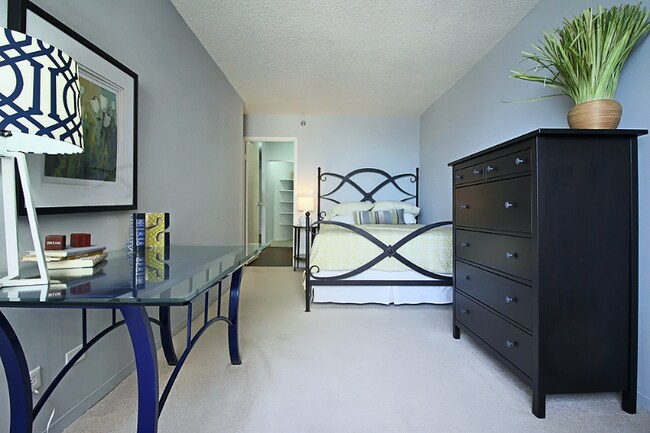 Photo - 445 N Peshtigo Ct