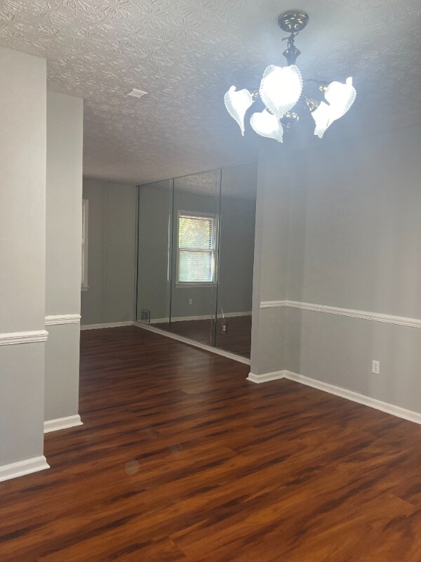 Photo - 1675 Oak Ridge Way NW