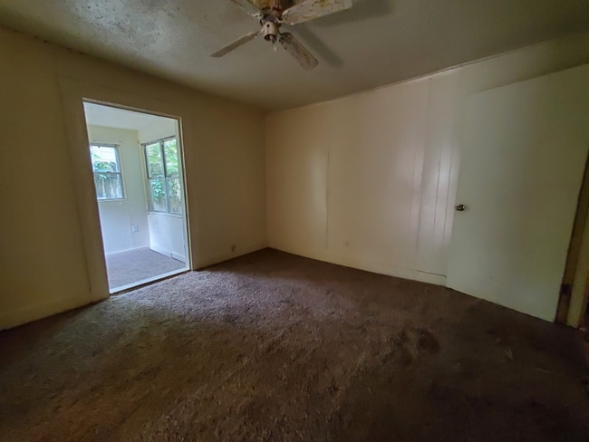 Photo - 2002 Senator St