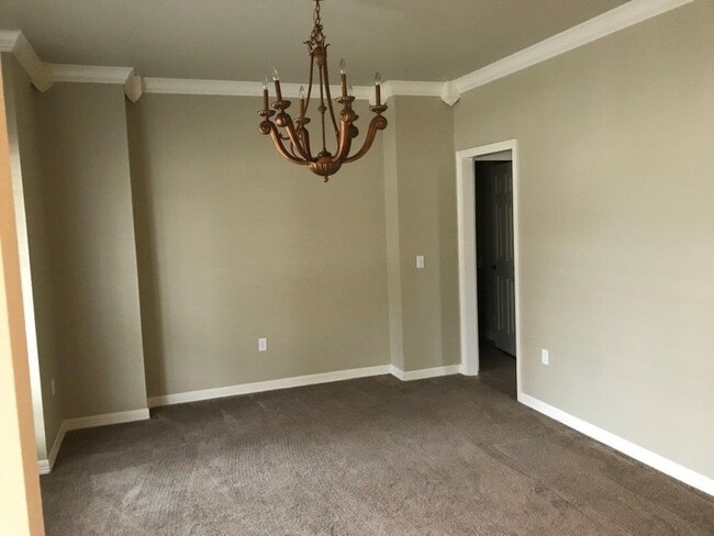 Photo - 2506 S Greens Way
