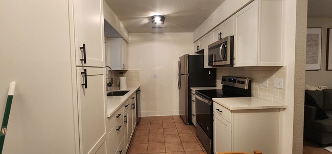 Photo - 137 NE Monroe Cir N