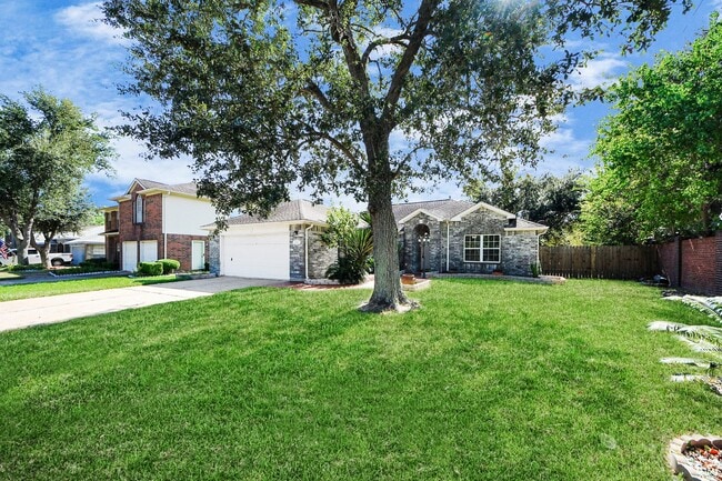 Photo - 1702 Kemah Oaks Dr
