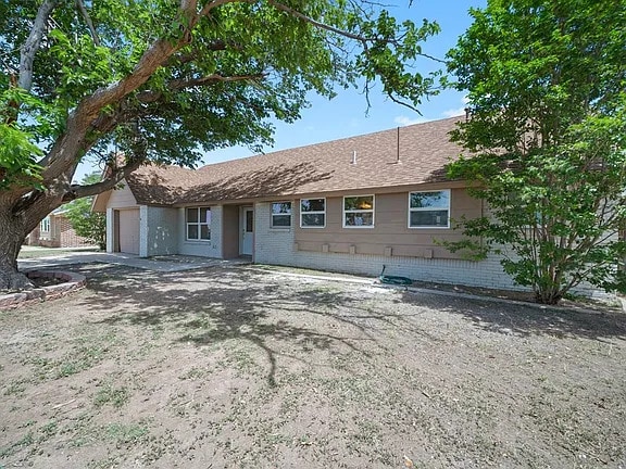 Photo - 2503 Lynn Dr
